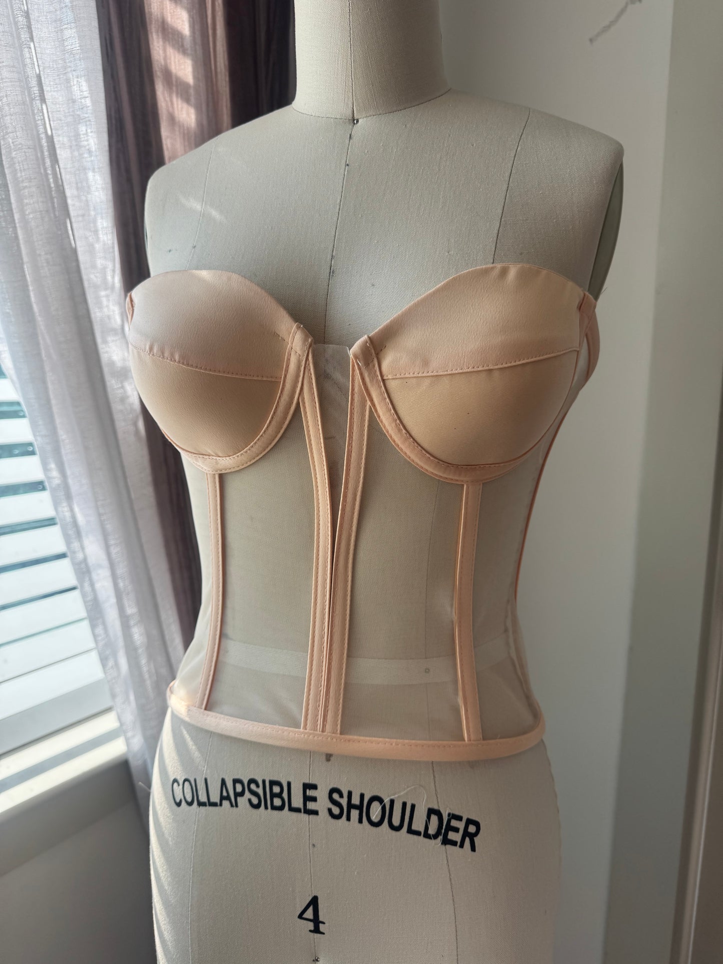 "Salmon" Sweetheart Open Neckline Corset